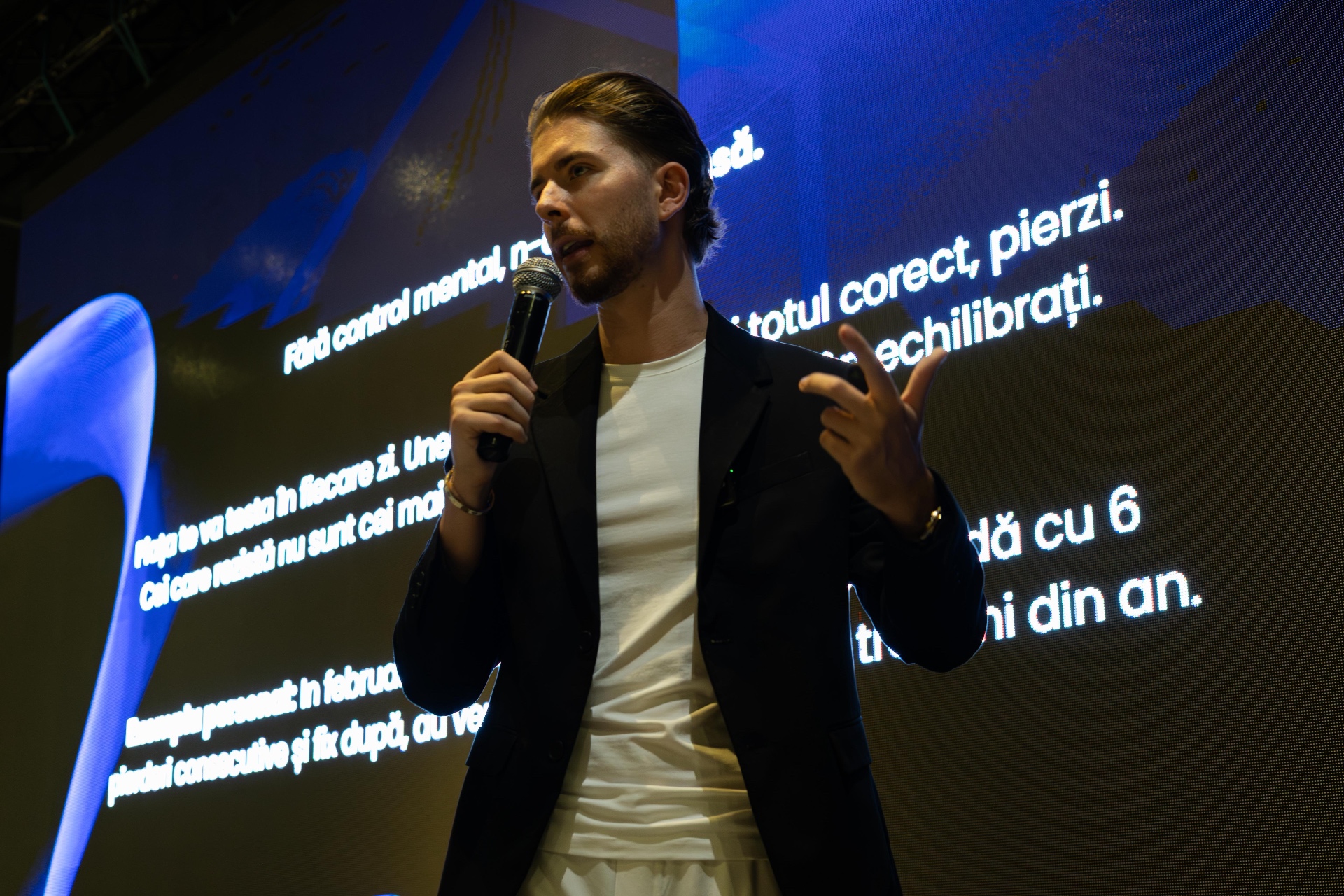 Rareș pe scenă, prezentare Trading Summit